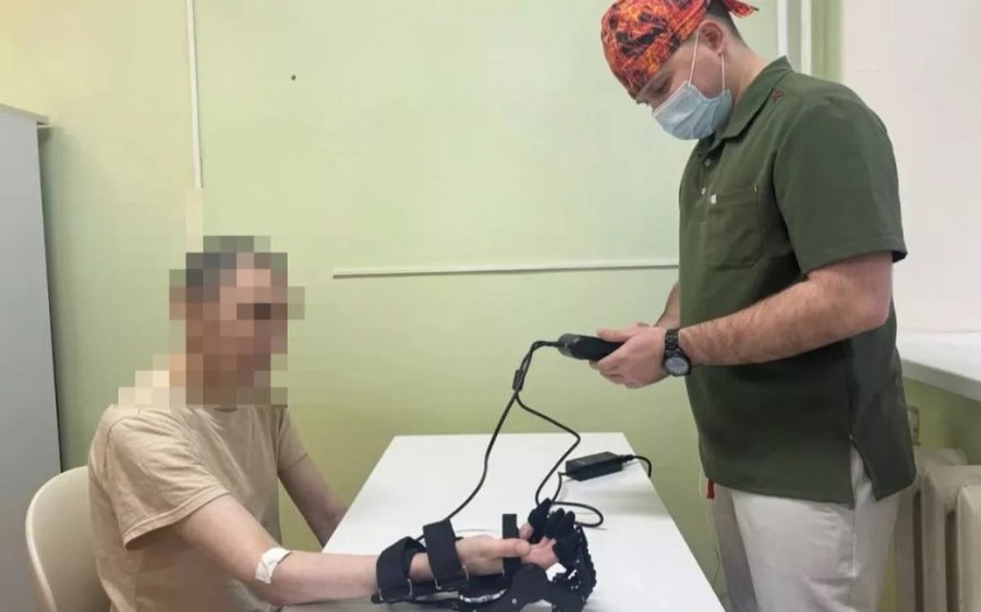 Кисть помощи